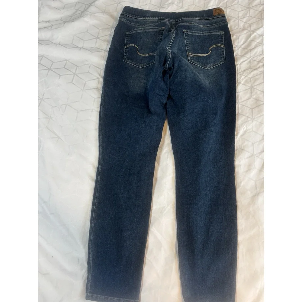 Signature by Levi Strauss tag shows